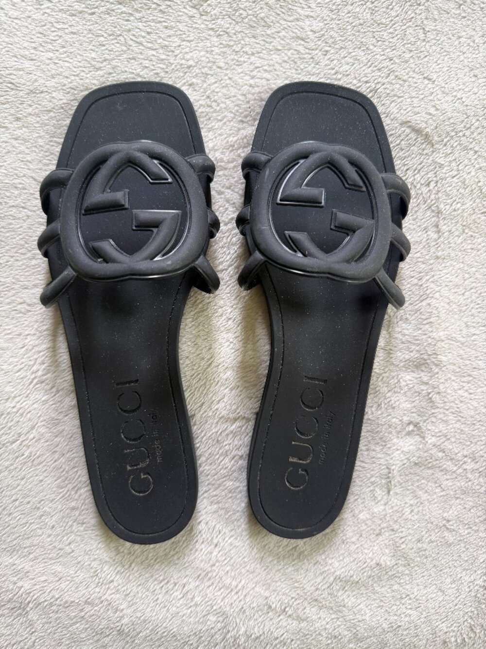Gucci Interlocking G slide sandal